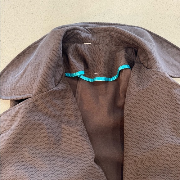 LULULEMON Brown Herringbone Double Breasted Studio Trench Coat. Size 6 - Picture 4 of 11